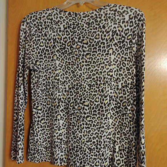 A large 1416 ladies leopard top with gold embellis - Picture 2 of 3